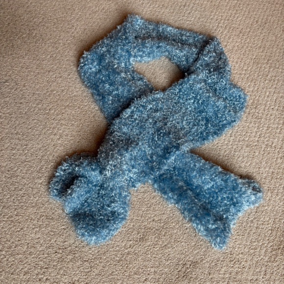 Cejon accessories Inc soft fuzzy scarf blue - Picture 9 of 9